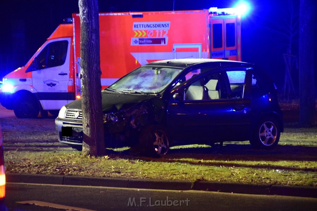 VU PKW Baum Koeln Deutz Deutz Kalkerstr P27.JPG - Miklos Laubert